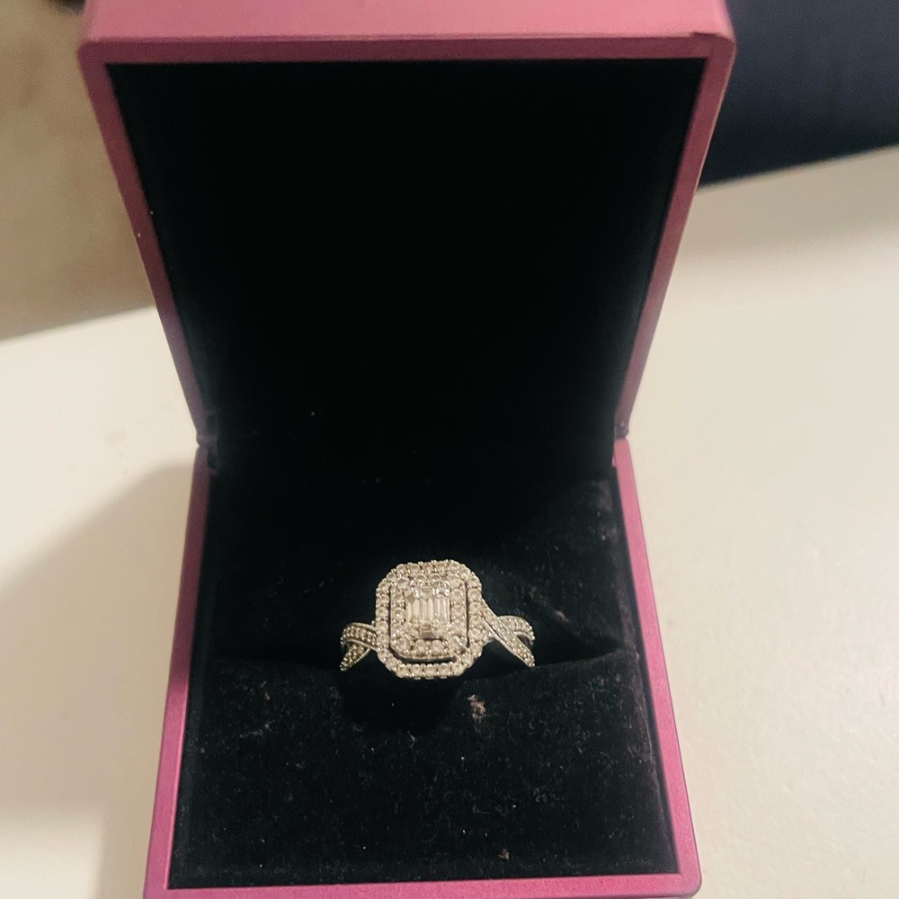 Elegant Silver Women's Ring